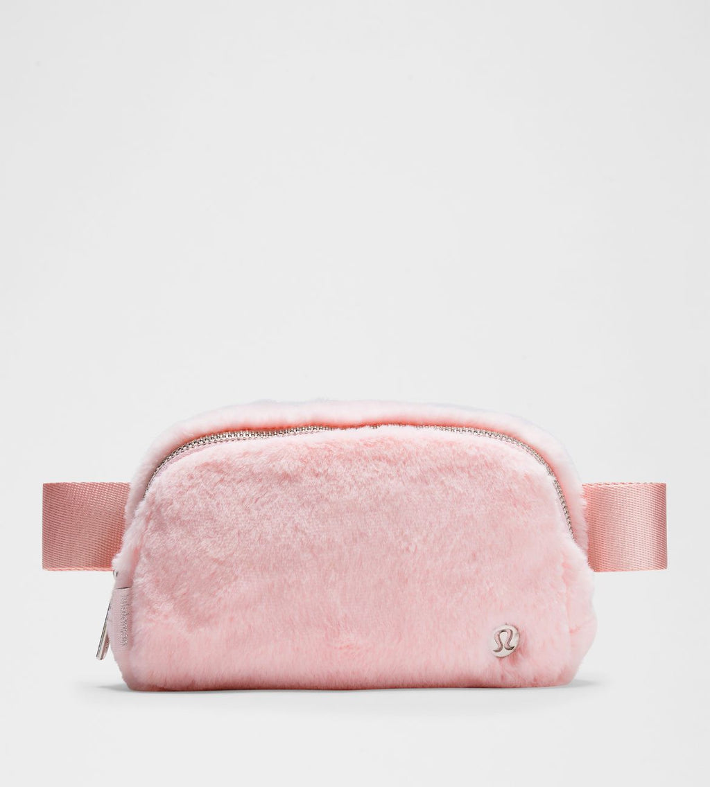 Everywhere Belt Bag Plush Fleece COLOR strawberry milkshake