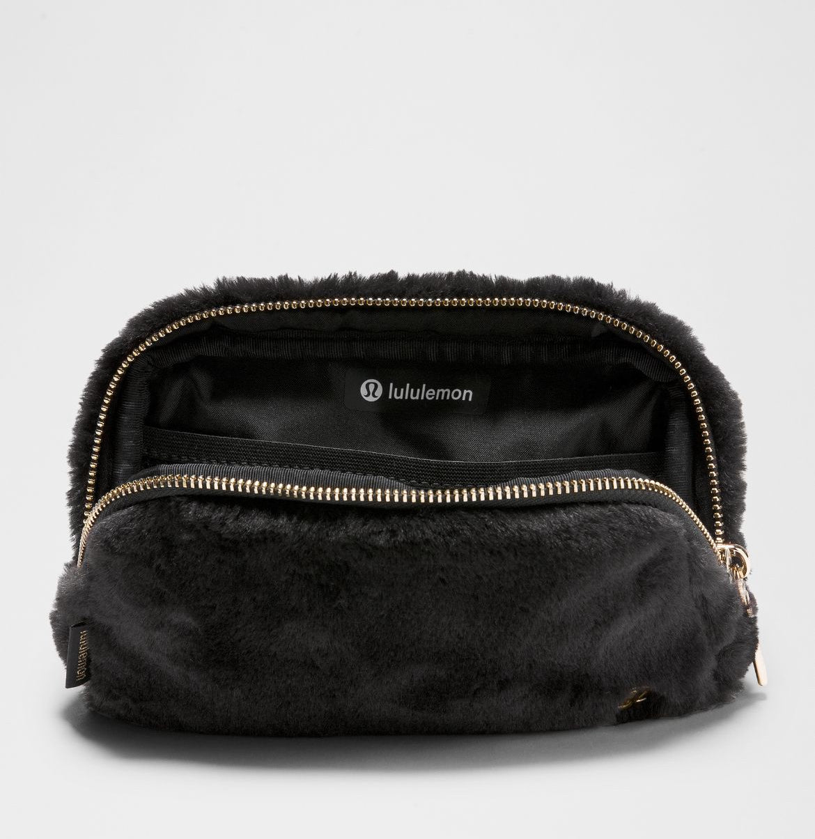 Everywhere Belt Bag Plush Fleece COLOR BLACK/GOLD
