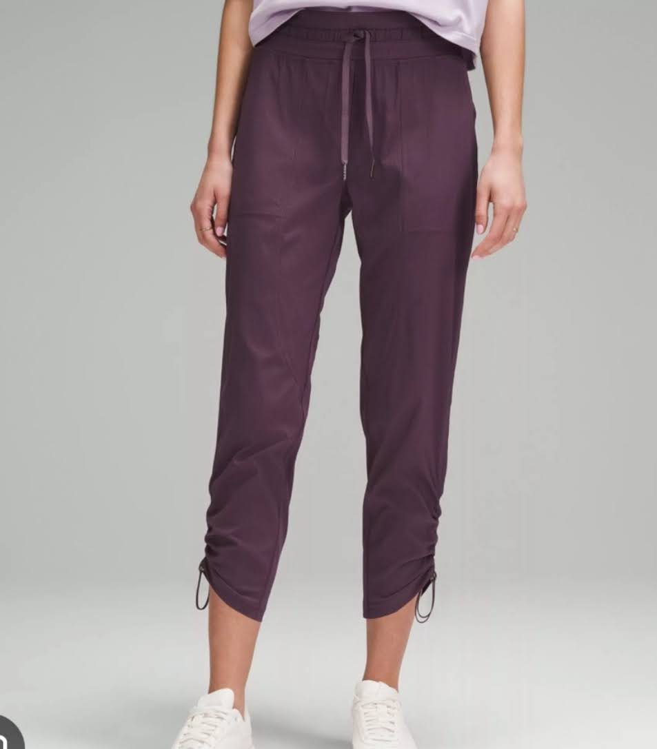 Dance Studio Mid-Rise Cropped Pant