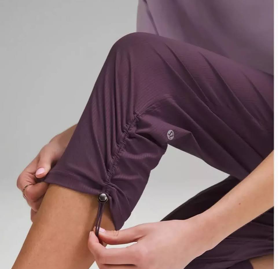 Dance Studio Mid-Rise Cropped Pant