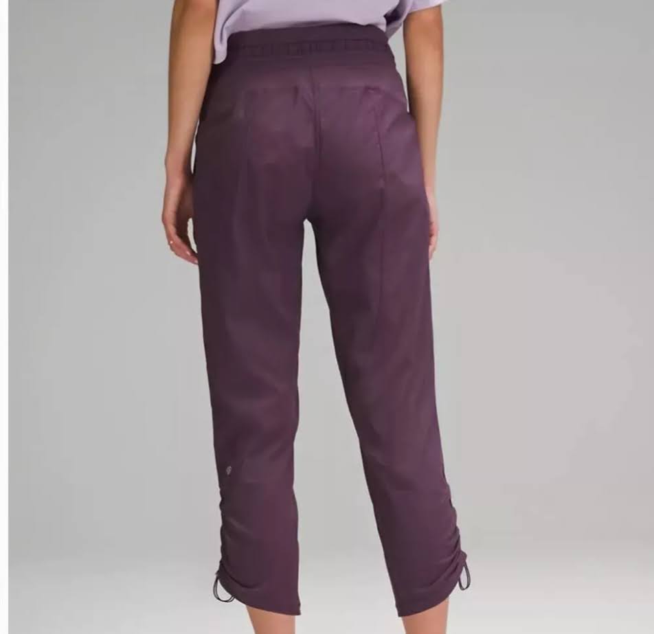 Dance Studio Mid-Rise Cropped Pant