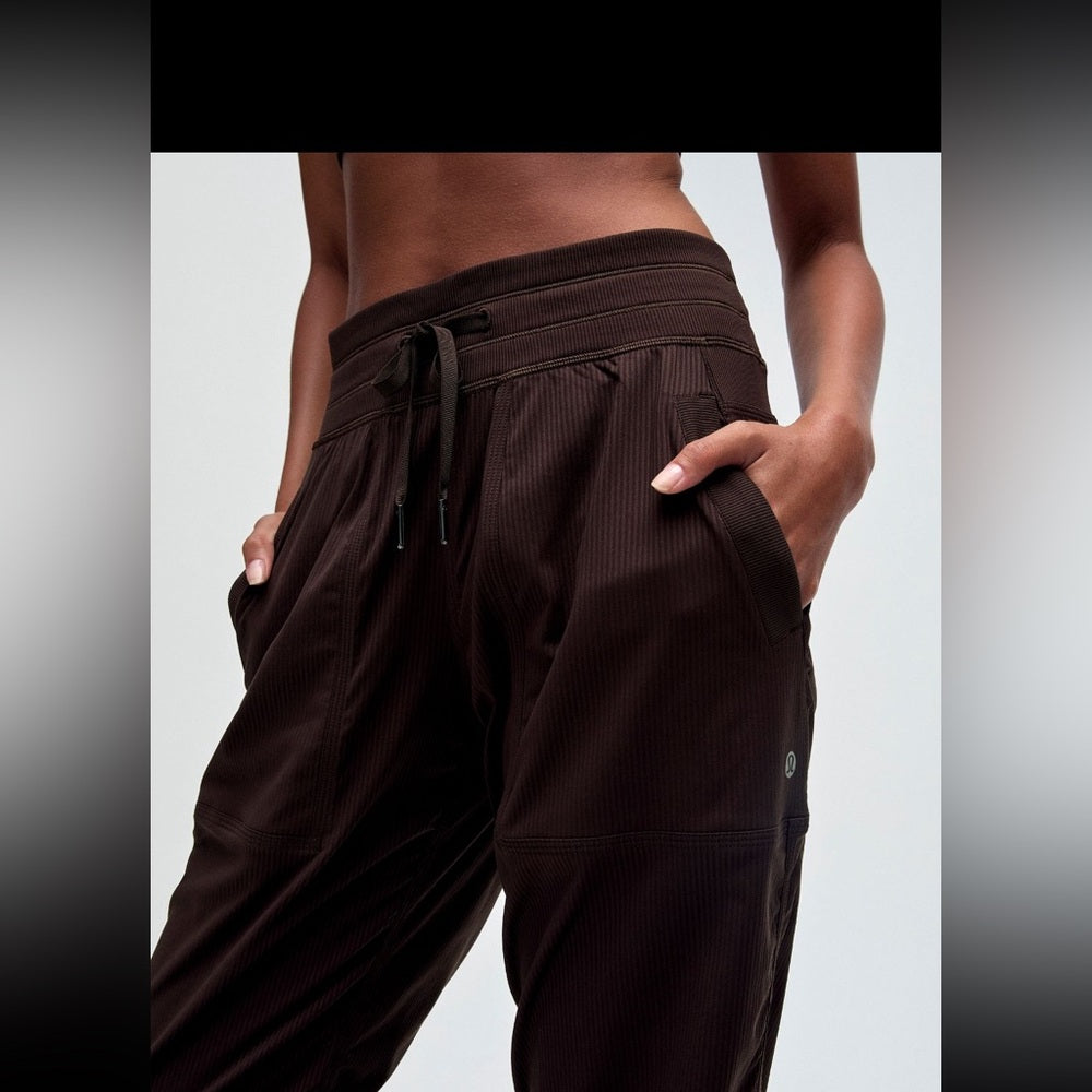 Dance Studio Mid-Rise Pant*Regular