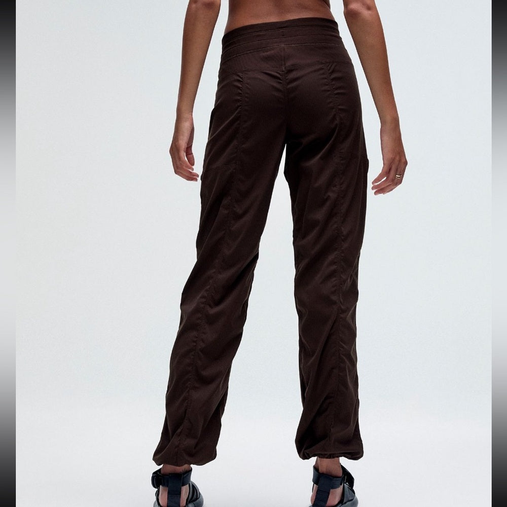 Dance Studio Mid-Rise Pant*Regular