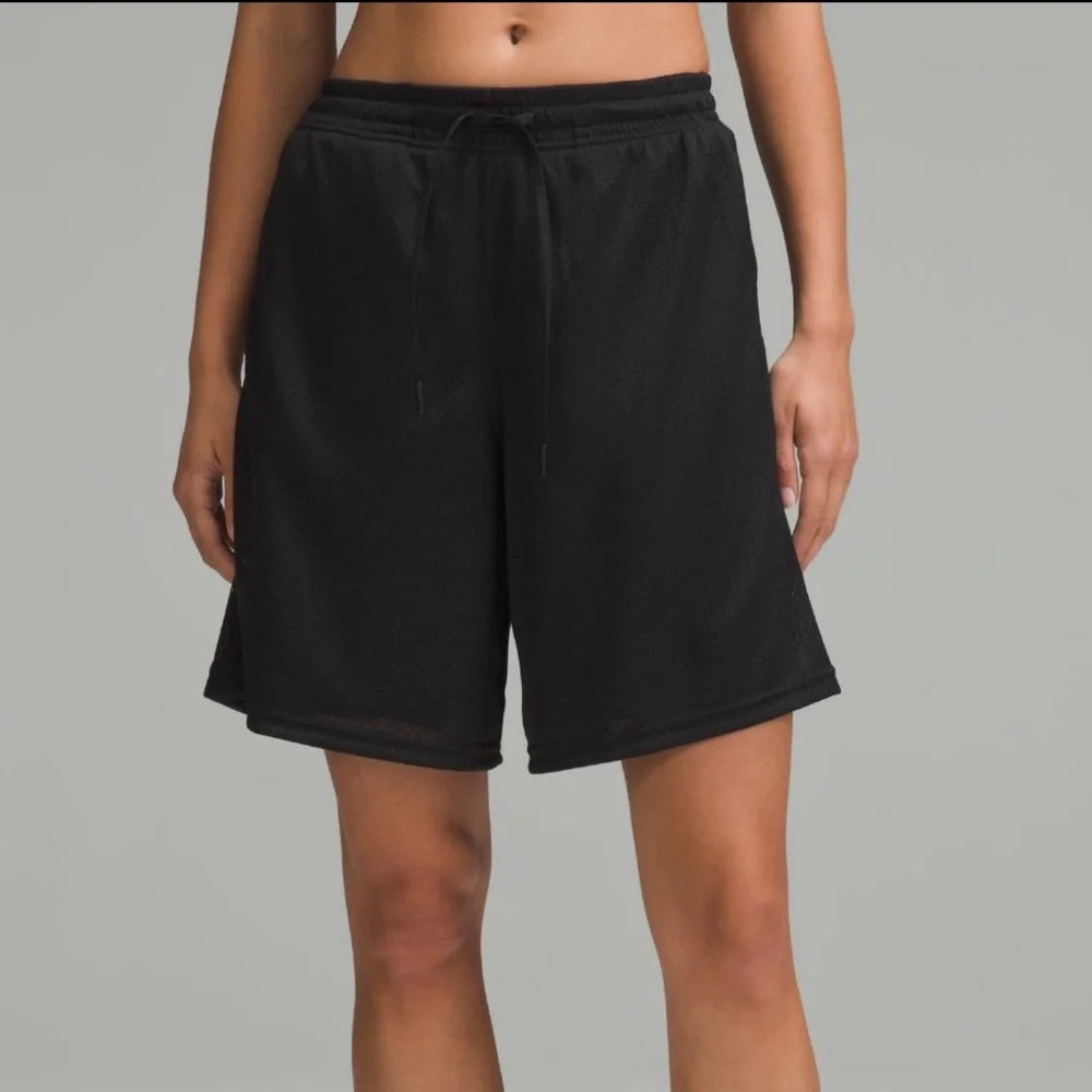 Relaxed-Fit Mesh Training Short 8"