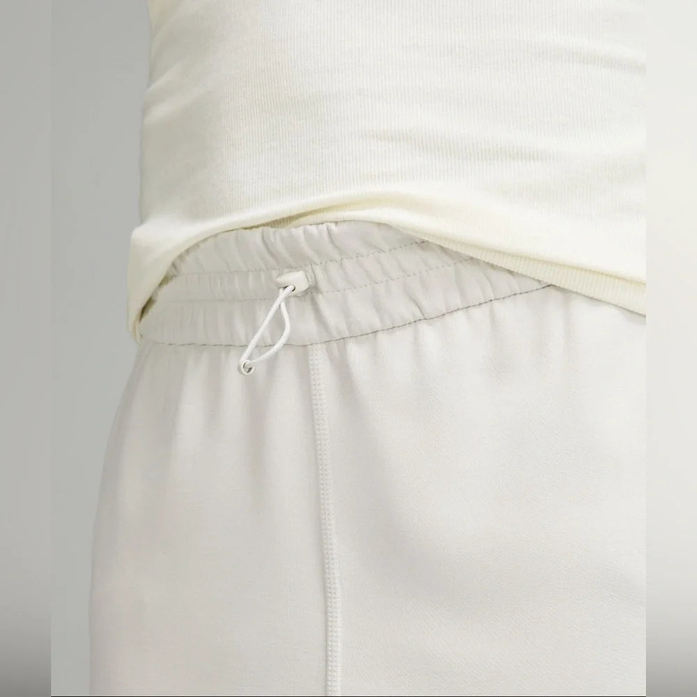 Softstreme High-Rise Short 4"