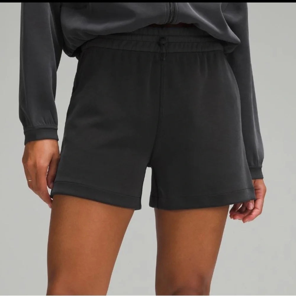 Softstreme High-Rise Short 4"