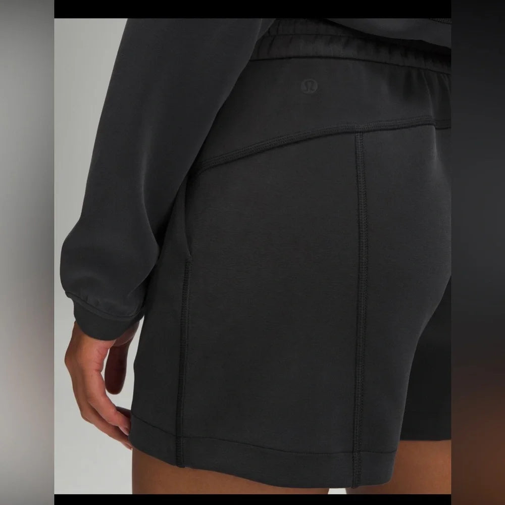 Softstreme High-Rise Short 4"