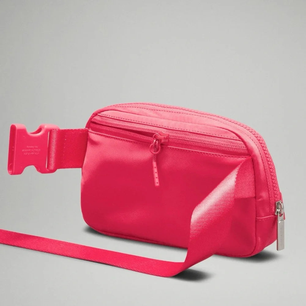 Everywhere Belt Bag 1L Color Cherry Mist