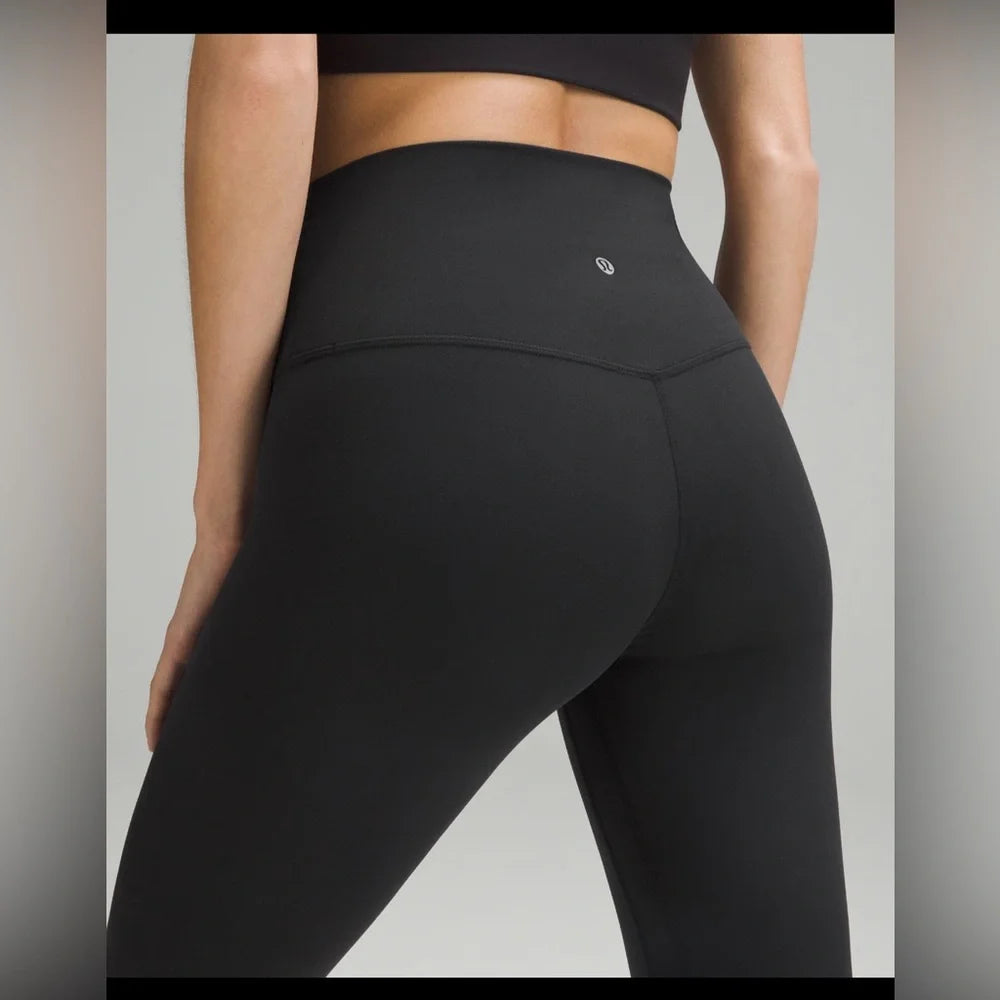 Align™ High-RiseCrop 23". Leggings