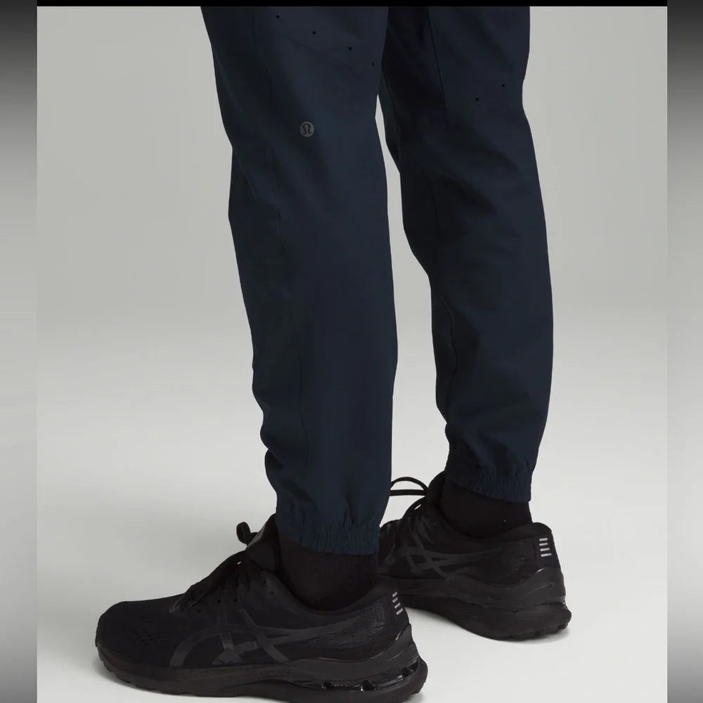 icense to Train Jogger Regular Men's Navy Blue