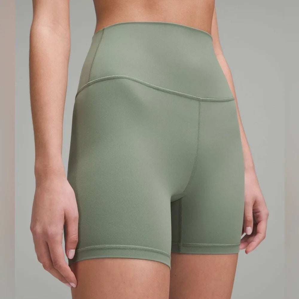 Align™ High-Rise Short 4"