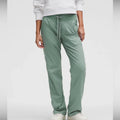 Dance Studio Mid-Rise Pant*Regular