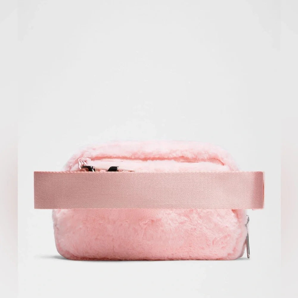Everywhere Belt Bag Plush Fleece COLOR strawberry milkshake