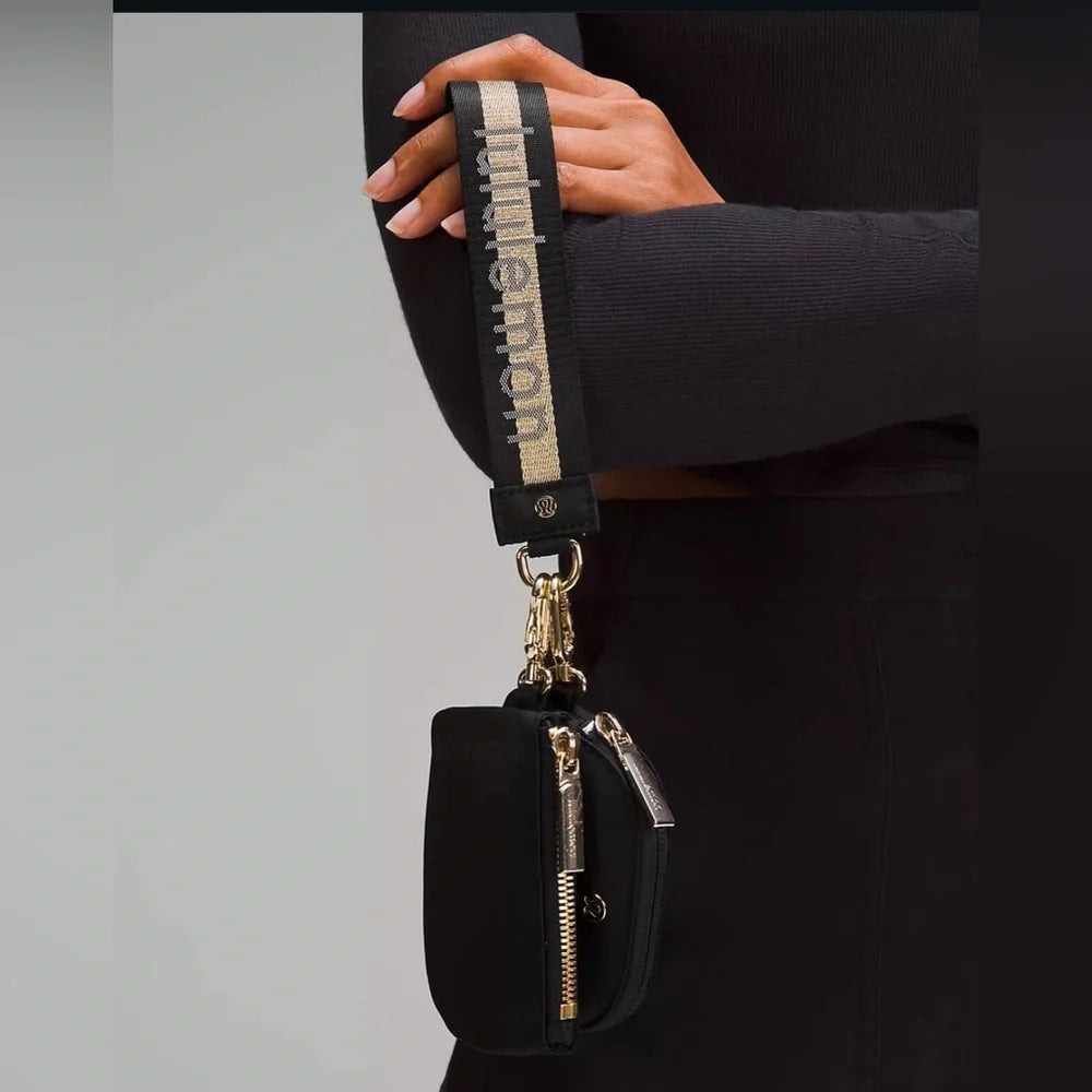 Dual Pouch Wristlet.